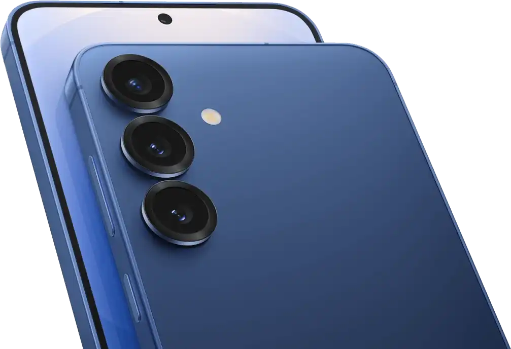 Két kézben tartott Galaxy S25 és Galaxy S25+ okostelefon, egymás mellett.