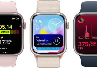 Öt Apple Watch elölnézeti képe, bemutatva, mennyi információ fér el rajtuk a watchOS 10-nek köszönhetően.